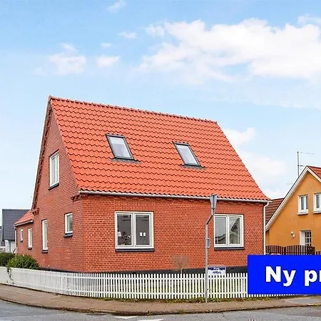 Kroghsvej 1 Holiday home *